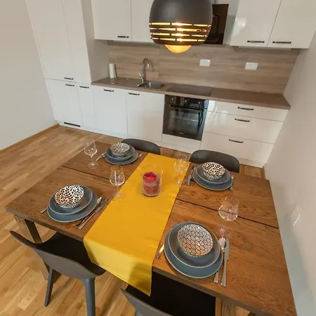 Lasiesta Apartment *